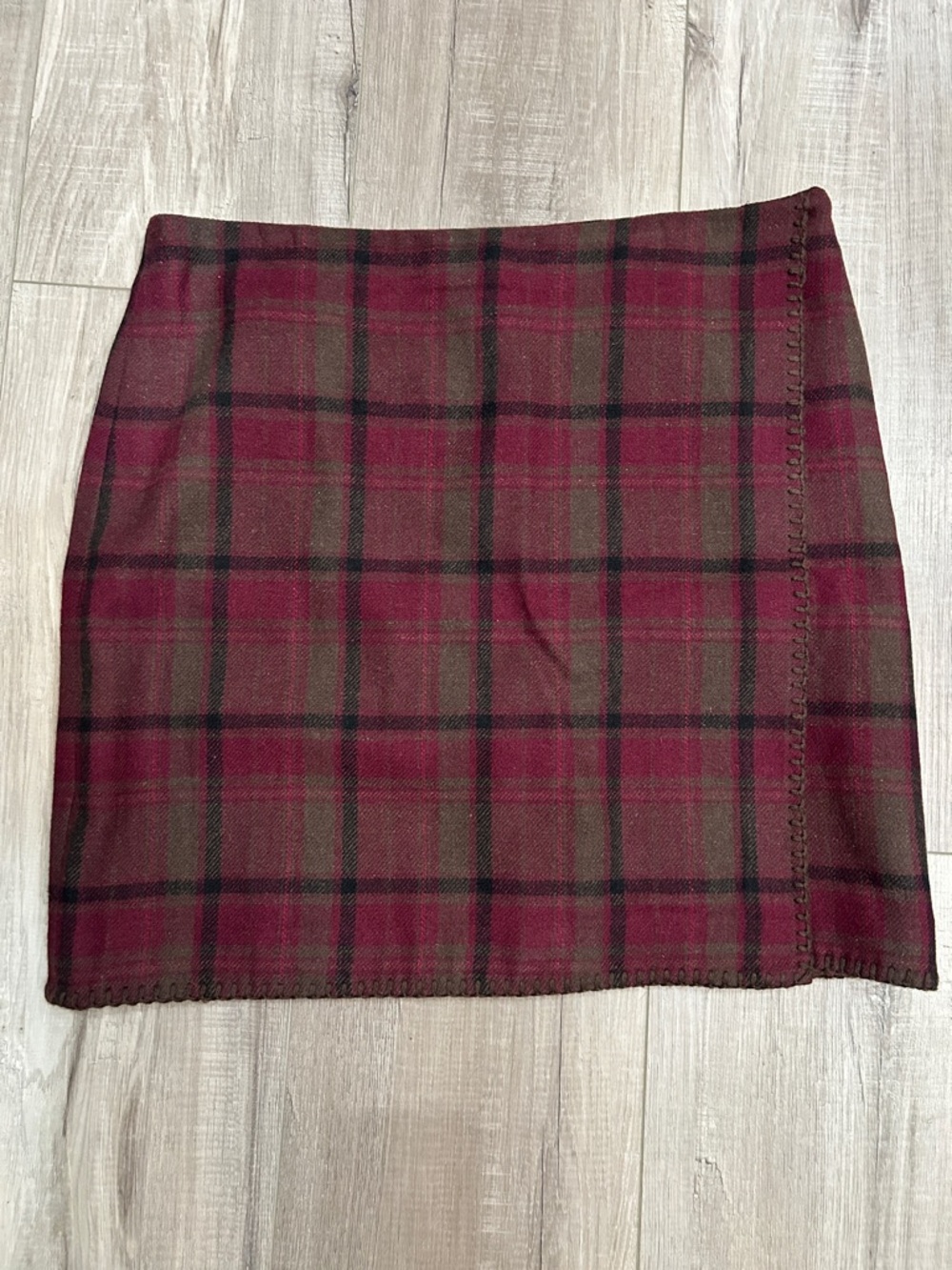 Eddie Bauer Burgundy and Olive Plaid Mini Skirt size 14